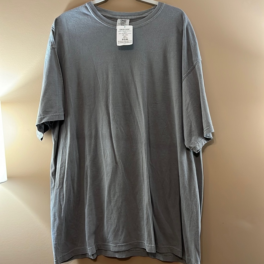 Comfort colors plain tee, size 2x